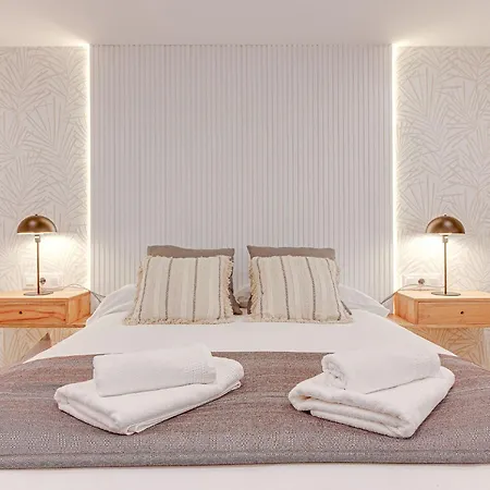 Diseno A Coruna Con Garaje Gratis By Theblueapartments Com Exterior foto